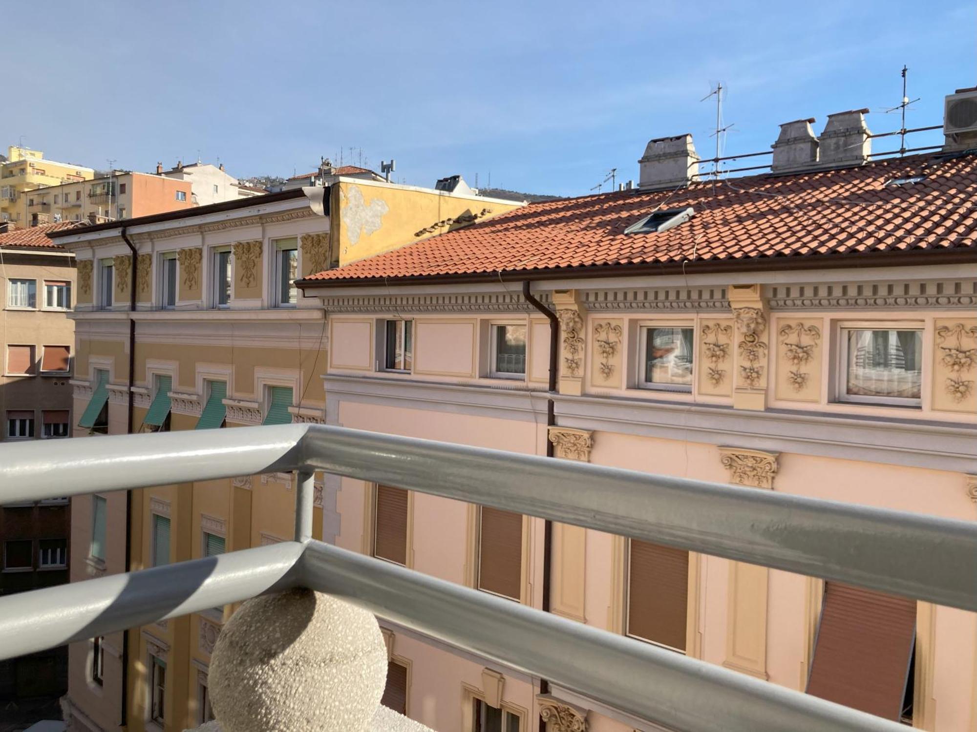 Galileo - Via Galilei 9 *